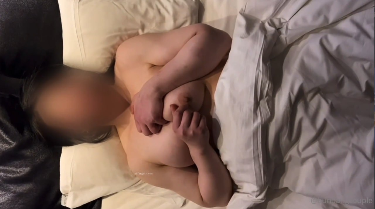 国产农村真实老熟女视频放假淫妻聚会，轮流把人妻干出白浆接着干【完整版75分钟已上传简 介